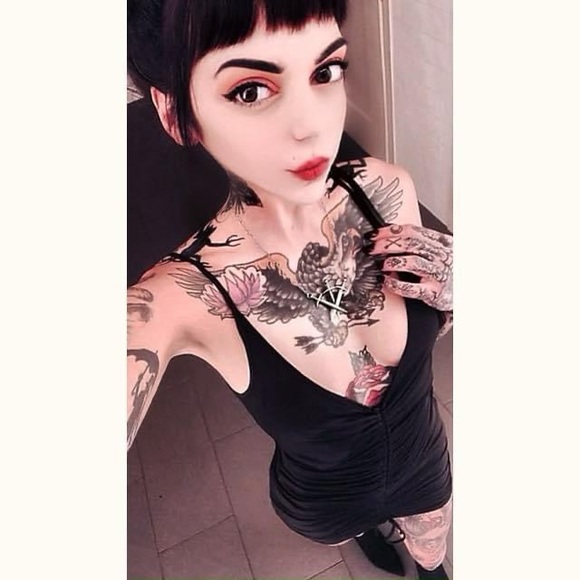 MEET YR POSHER - Picture 8 of 11